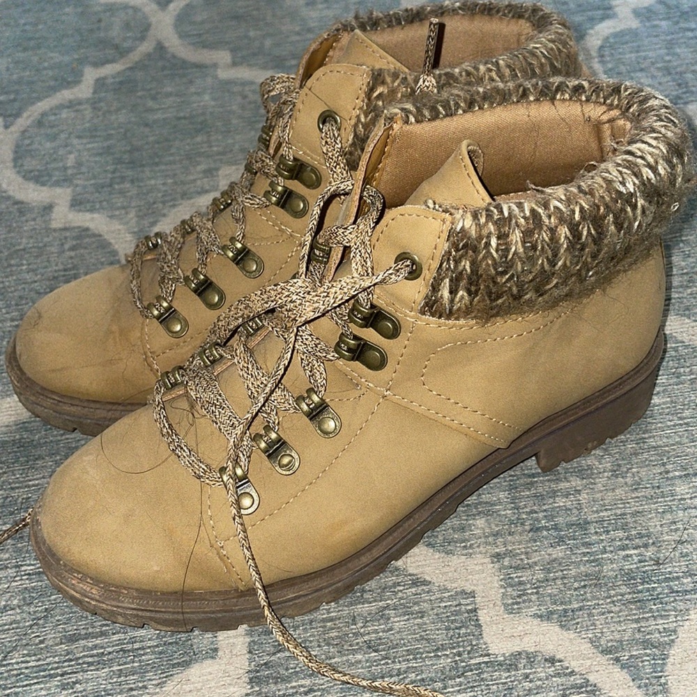 Time and Tru Boots